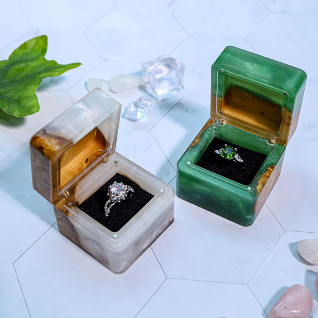 Square Epoxy Resin Engagement Ring Box