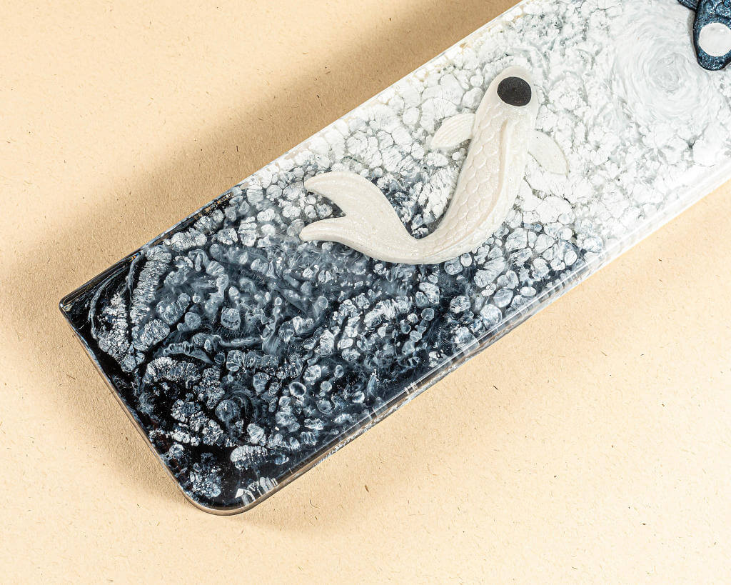 Black and white resin wrist rest