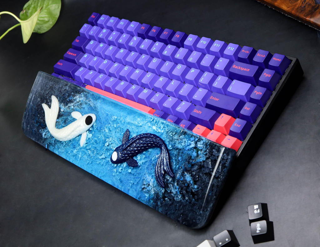 Koi Wrist rest